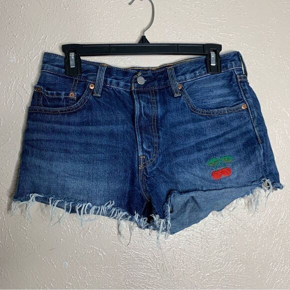 Levis 501 cut off shorts cherry blue - Picture 3 of 10
